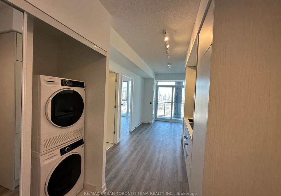 180-front-street-e-toronto-ontario-c12905514