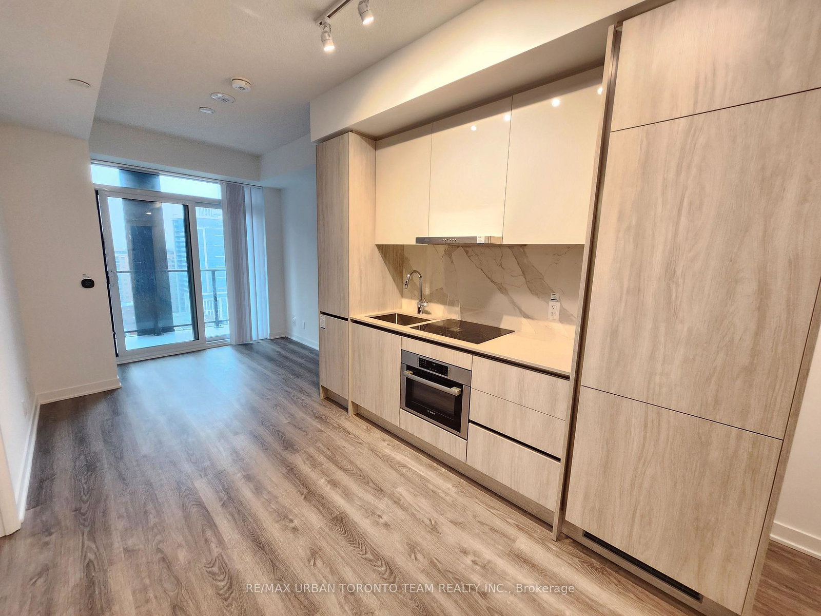 180-front-street-e-toronto-ontario-c12905564