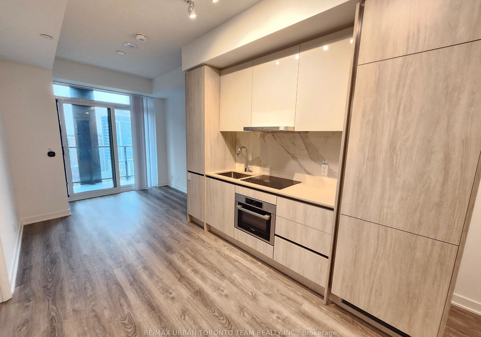 180-front-street-e-toronto-ontario-c12905564
