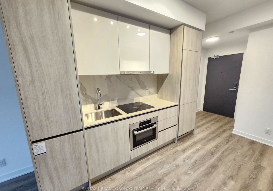 180-front-street-e-toronto-ontario-c12905564