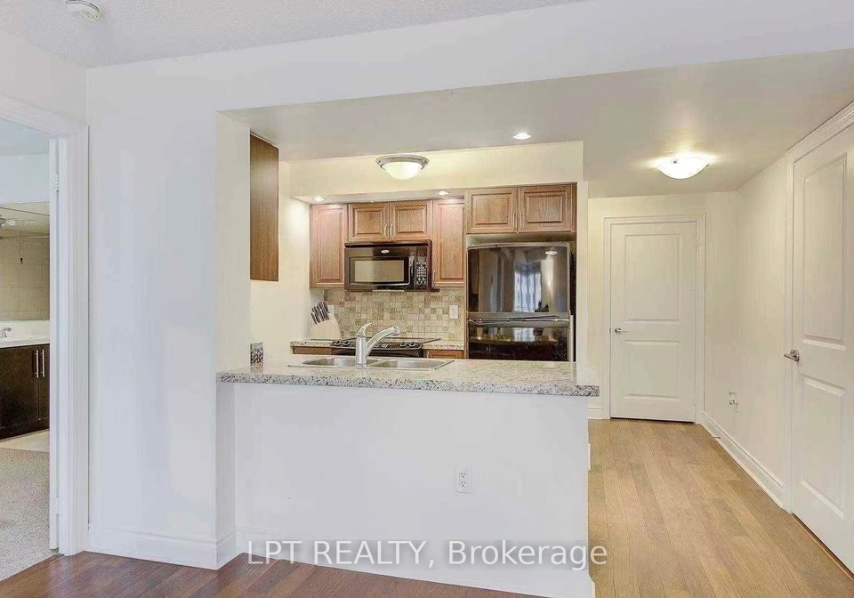 500-doris-avenue-north-york-ontario-c12905848