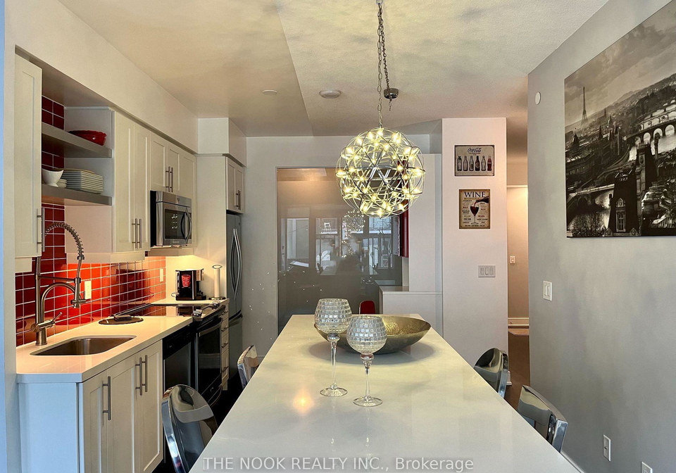525-adelaide-street-w-toronto-ontario-c12905864