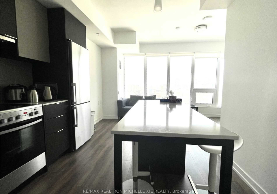 203-college-street-toronto-ontario-c12906052