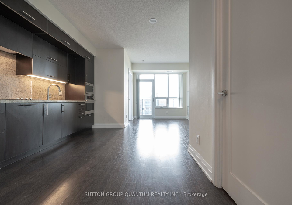 5-sheppard-avenue-e-north-york-ontario-c12906276