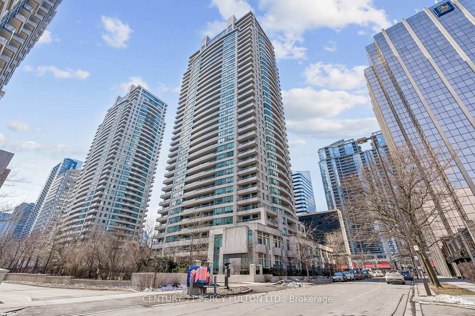 23-hollywood-avenue-north-york-ontario-c12906368