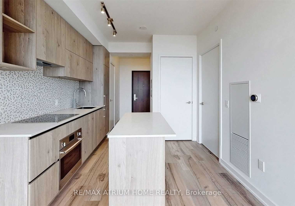 1-yorkville-avenue-toronto-ontario-c12906422