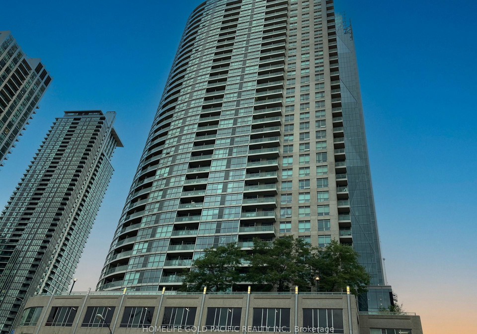 18-yonge-street-toronto-ontario-c12906712