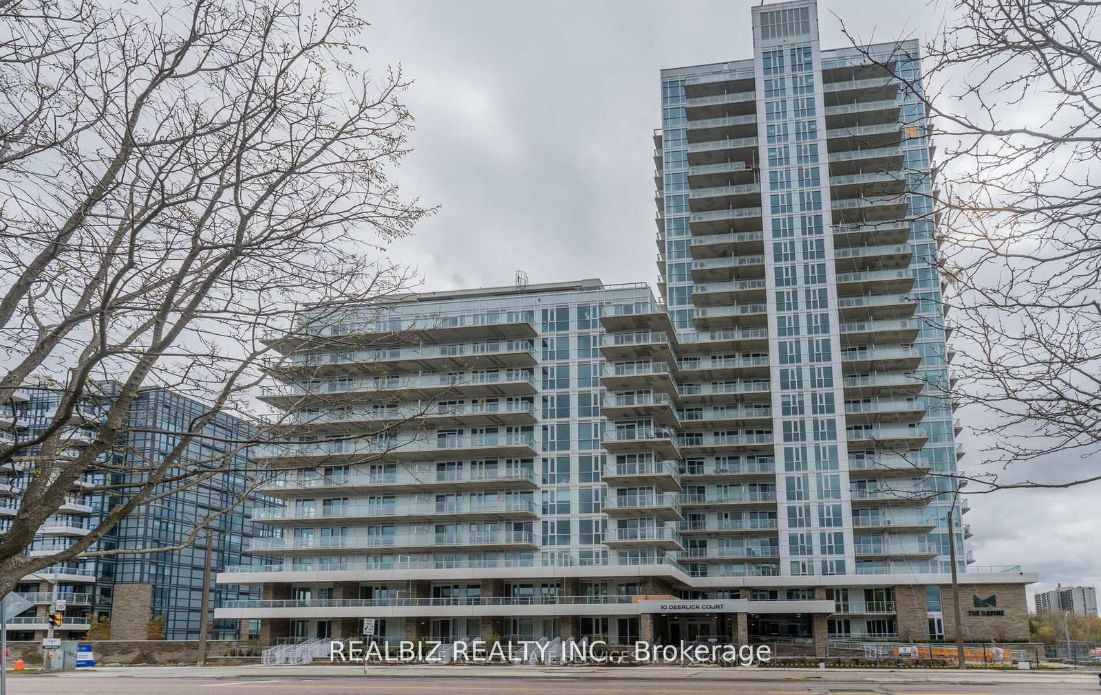 10-deerlick-court-e-north-york-ontario-c12906868