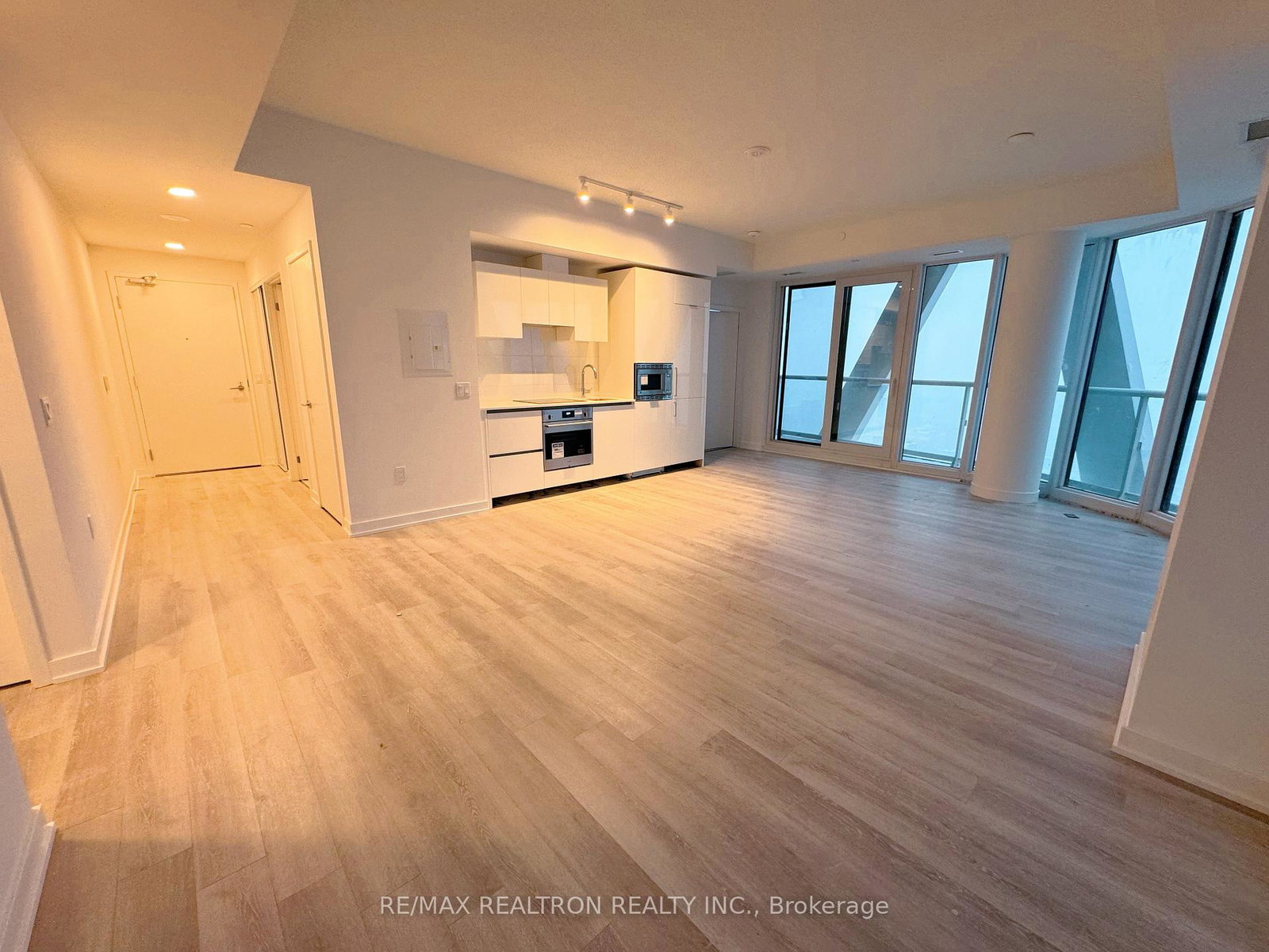 230-simcoe-street-toronto-ontario-c12907296