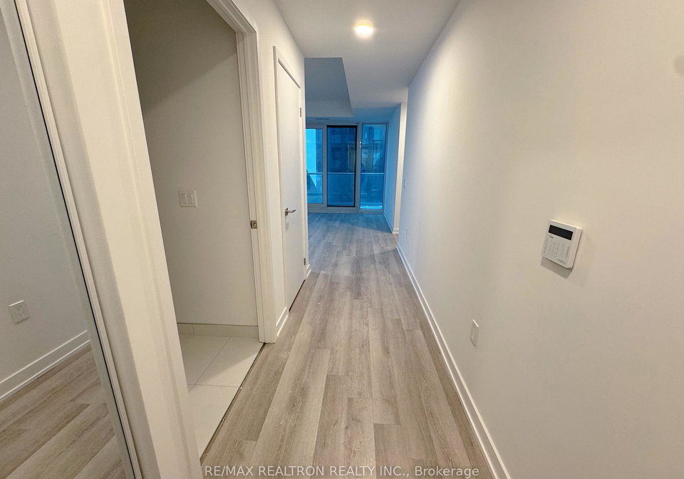 230-simcoe-street-toronto-ontario-c12907296
