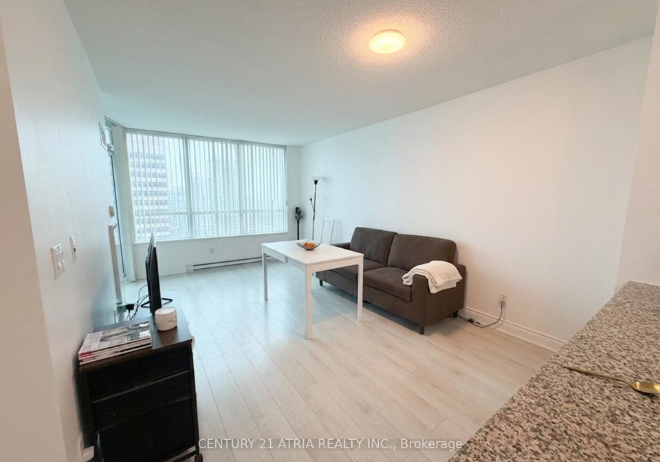 15-greenview-avenue-toronto-ontario-c12907382