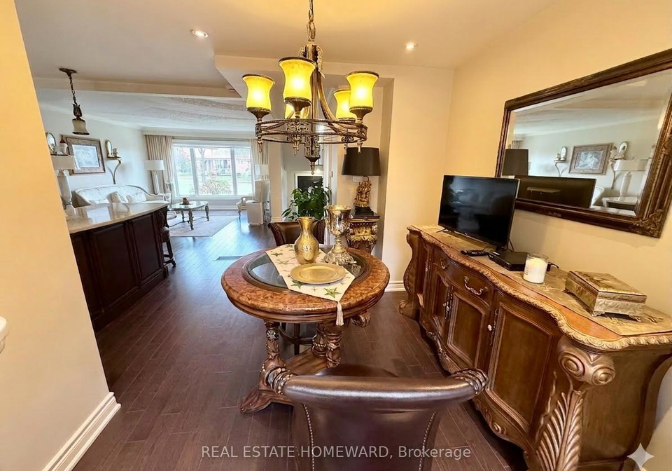 18-wyndcliff-crescent-north-york-ontario-c12907424