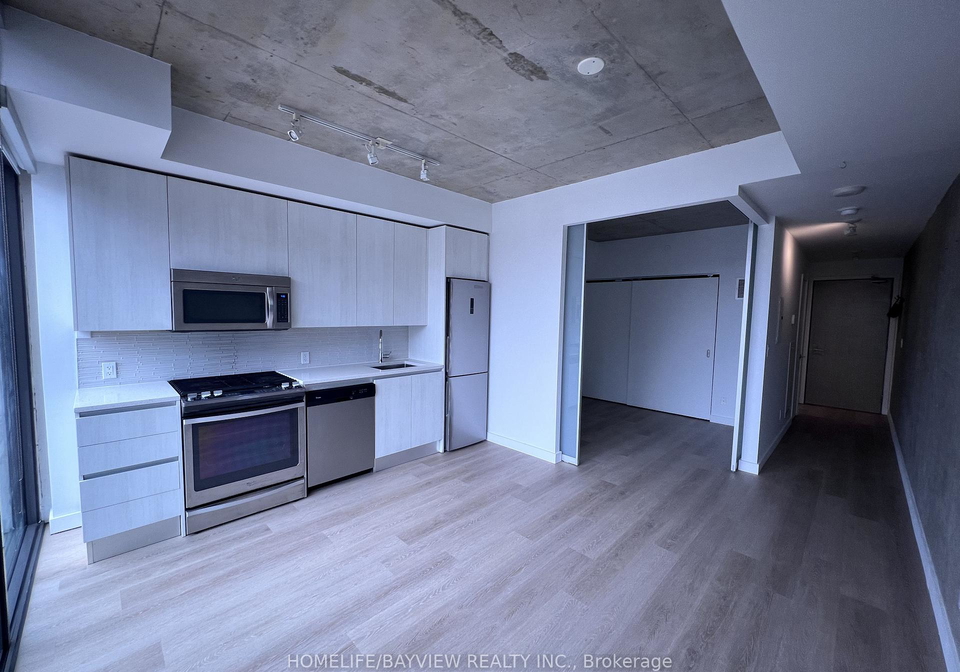 111-bathurst-street-toronto-ontario-c12907632