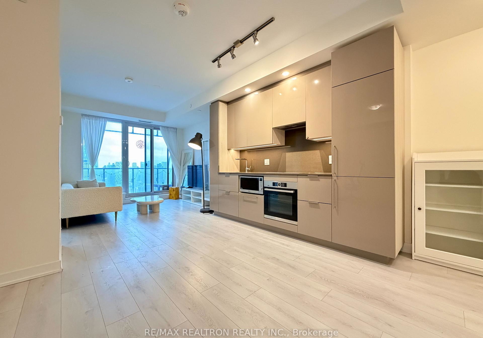 28-freeland-street-toronto-ontario-c12907846