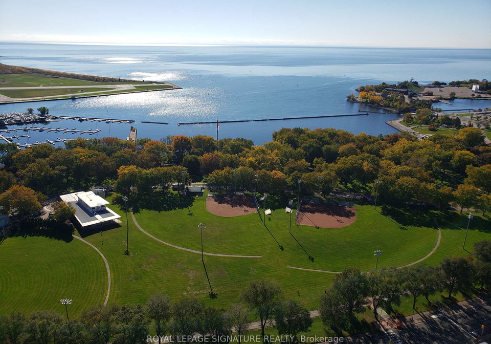 219-fort-york-boulevard-toronto-ontario-c12907852