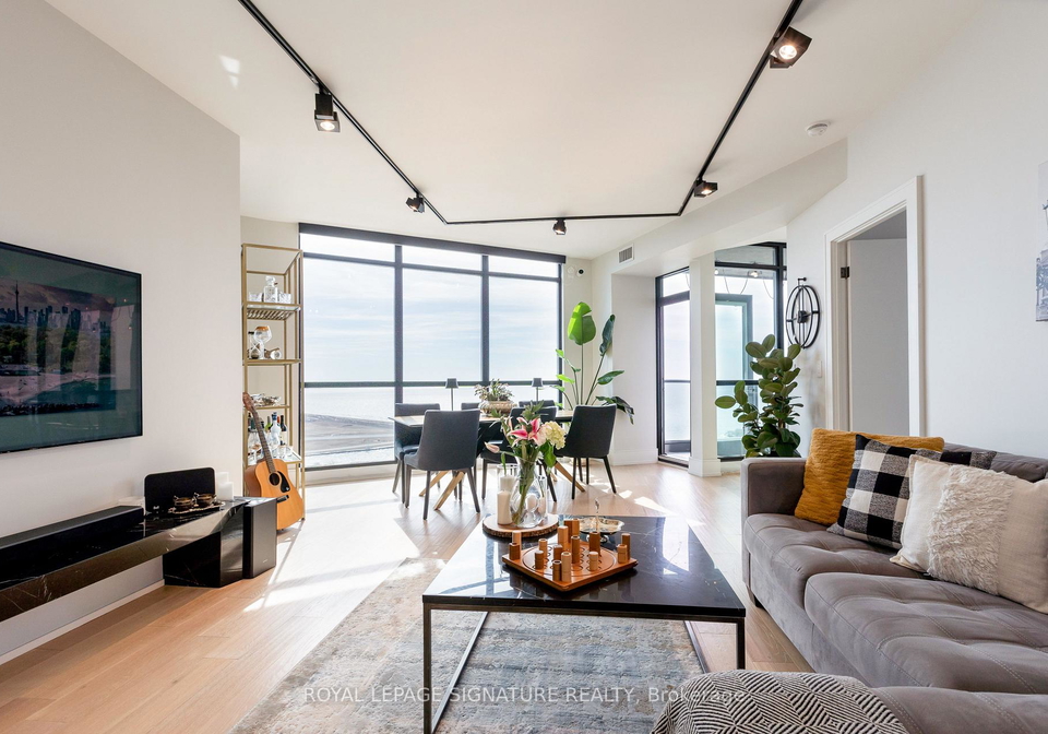 219-fort-york-boulevard-toronto-ontario-c12907852