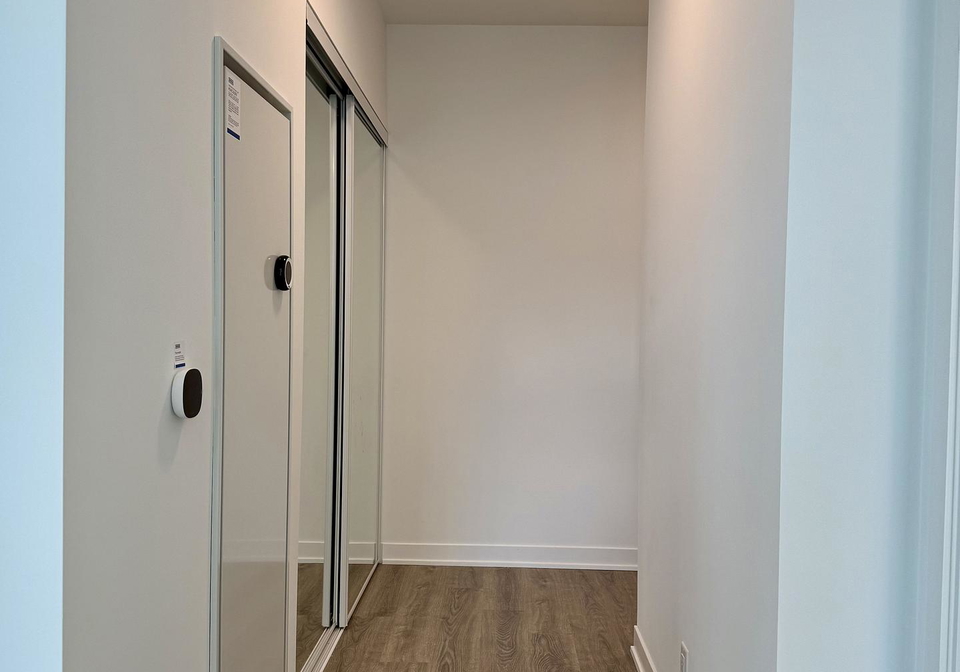 180-front-street-e-toronto-ontario-c12907994