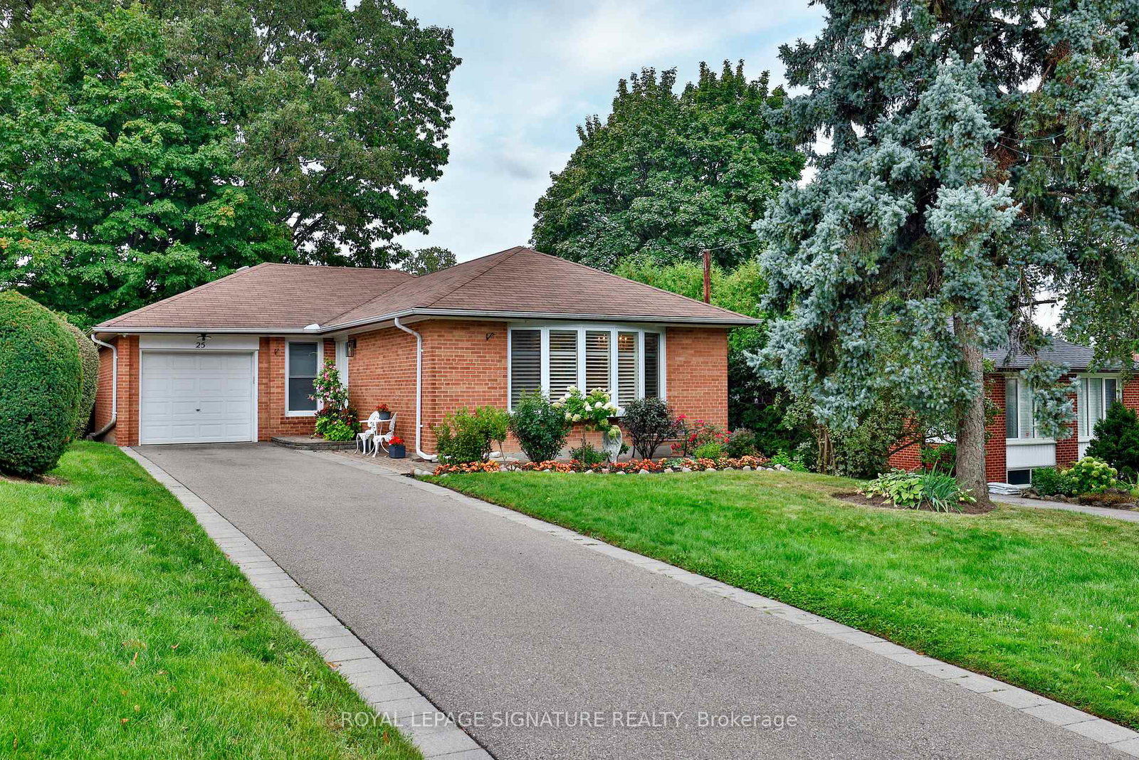 25-fenelon-drive-north-york-ontario-c12908022