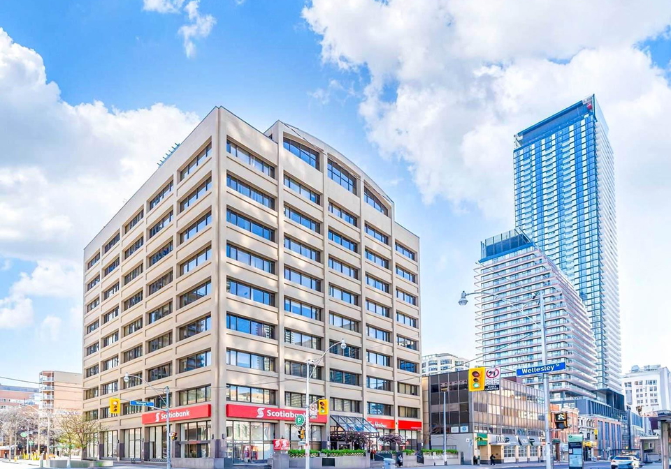 555-yonge-street-toronto-ontario-c12908174