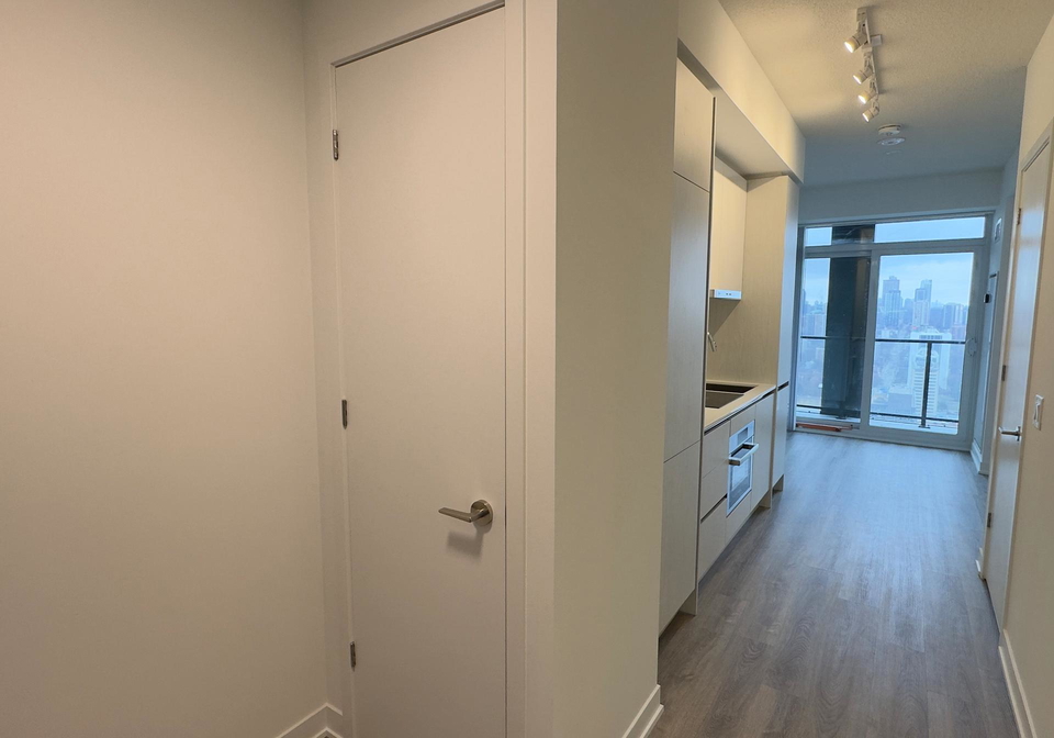 180-front-street-e-toronto-ontario-c12908342