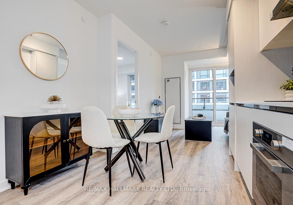 180-front-street-e-toronto-ontario-c12909132