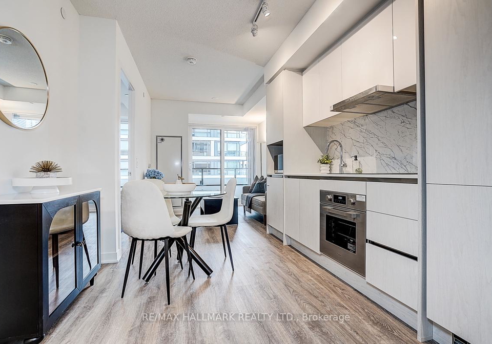 180-front-street-e-toronto-ontario-c12909132