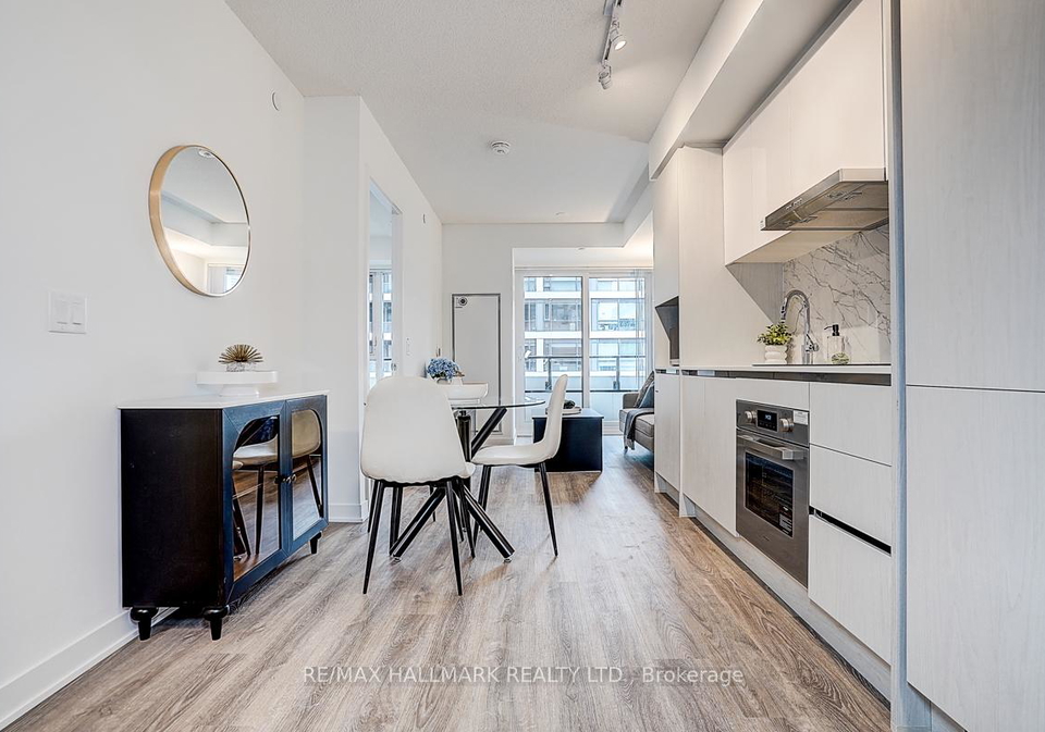 180-front-street-e-toronto-ontario-c12909132