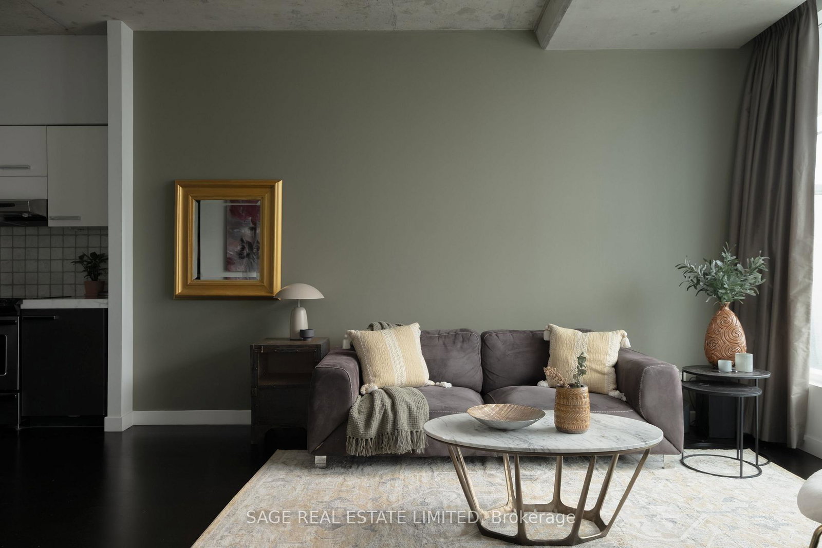 552-wellington-street-w-toronto-ontario-c12909900