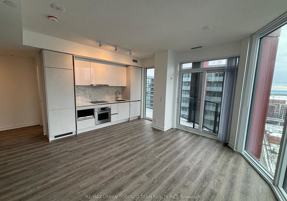 180-front-street-e-toronto-ontario-c12909938
