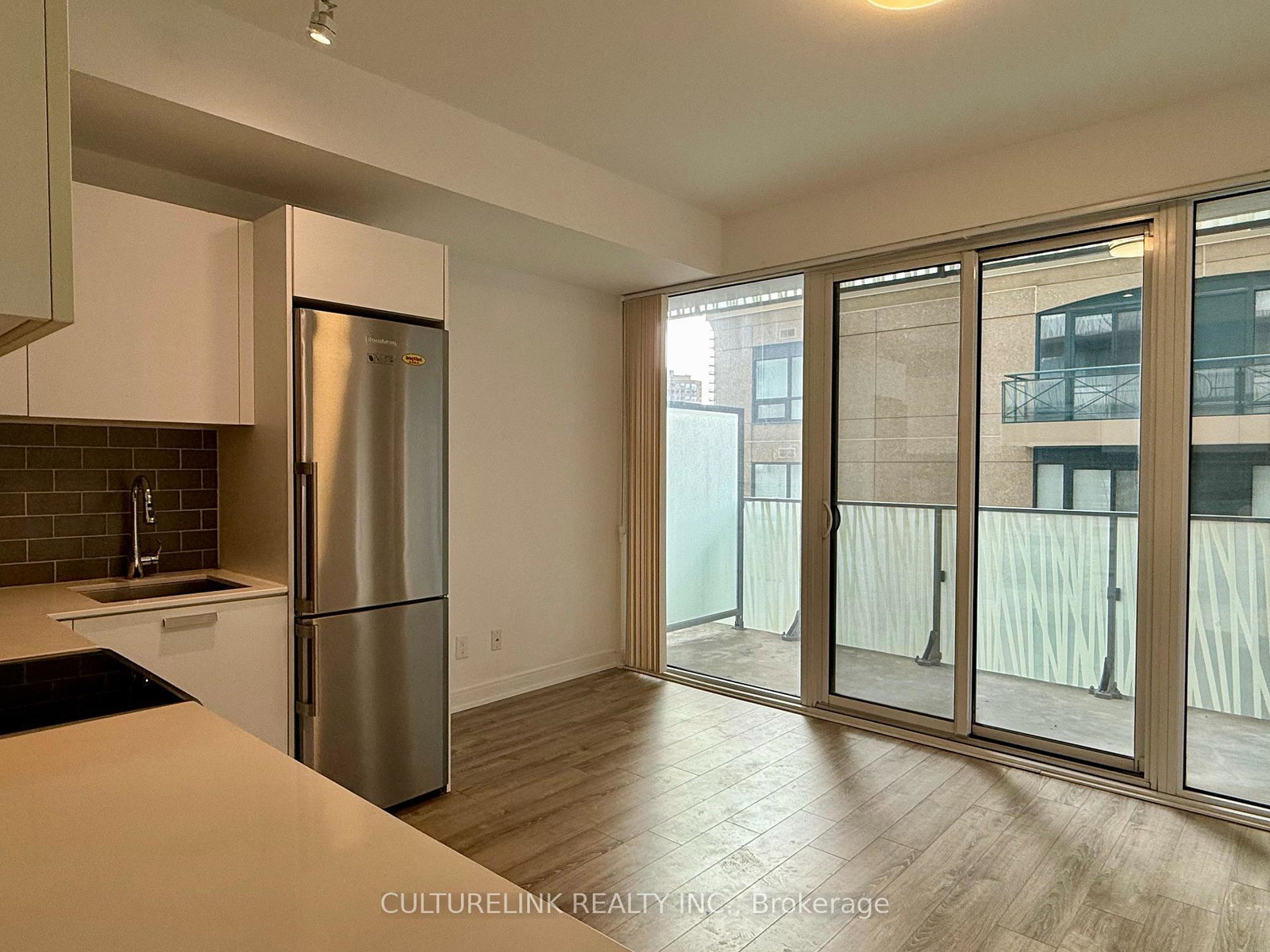 42-charles-street-e-toronto-ontario-c12909940