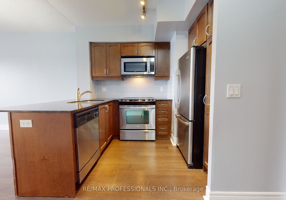 701-sheppard-avenue-w-toronto-ontario-c12910350