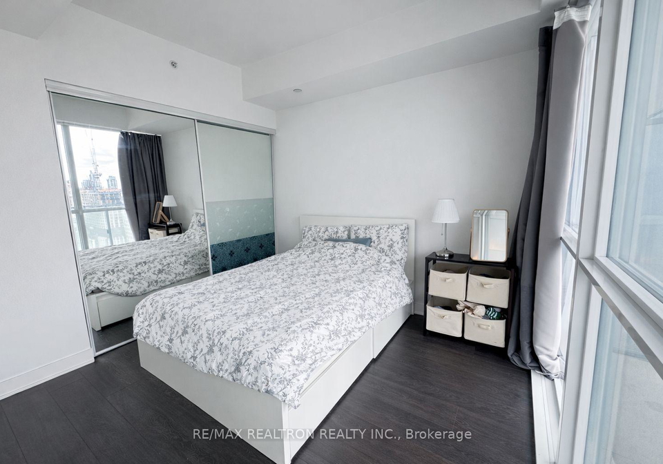 15-grenville-street-toronto-ontario-c12911400