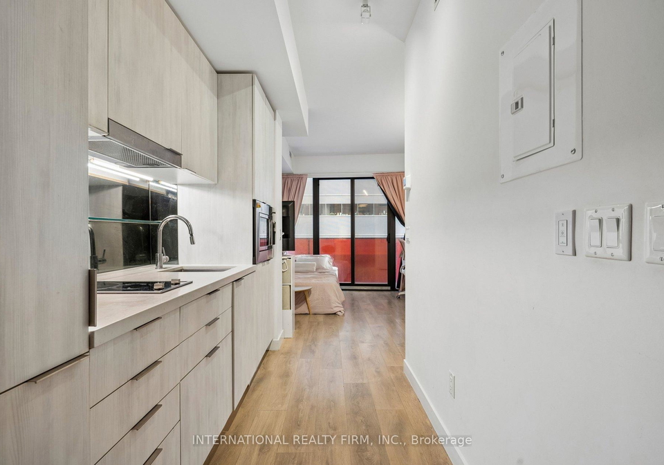 215-queen-estates-w-toronto-ontario-c12912584