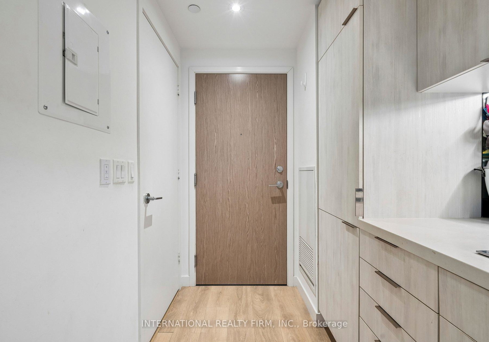 215-queen-estates-w-toronto-ontario-c12912584