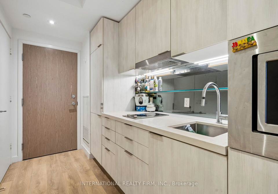215-queen-estates-w-toronto-ontario-c12912584
