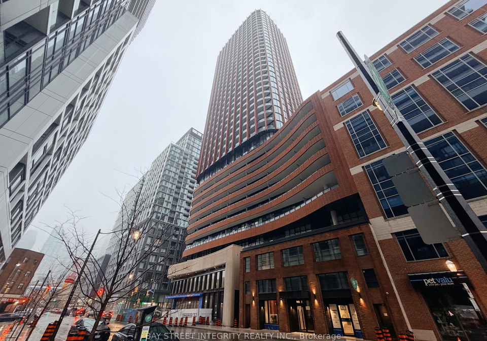180-front-street-e-toronto-ontario-c12912592