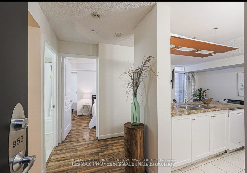 313-richmond-street-e-toronto-ontario-c12912734
