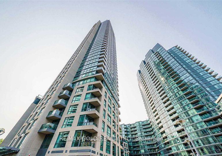 219-fort-york-boulevard-toronto-ontario-c12913286