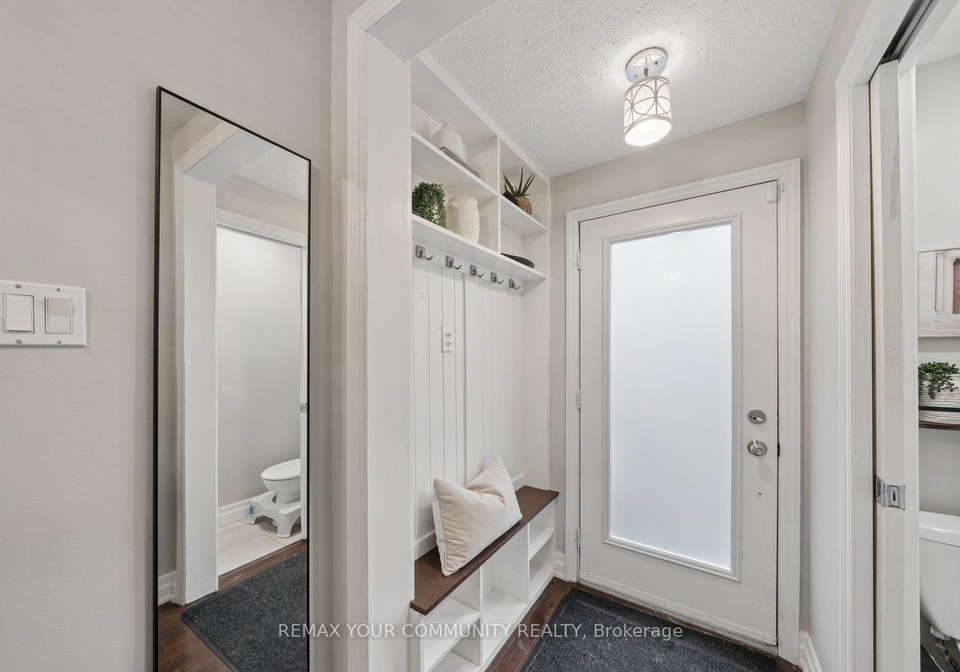 19-newbury-lane-toronto-ontario-c12913480