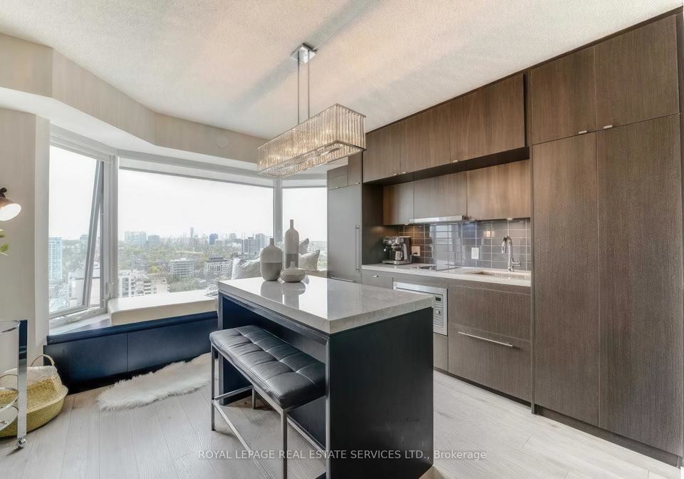 155-yorkville-avenue-toronto-ontario-c12913566