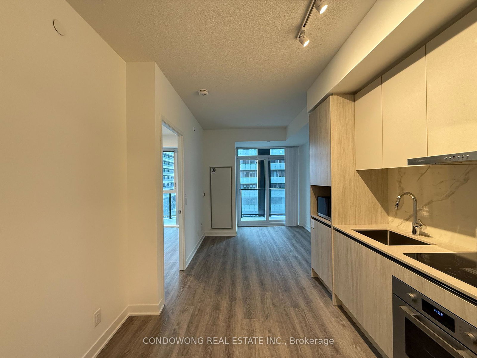 180-front-street-e-toronto-ontario-c12914016