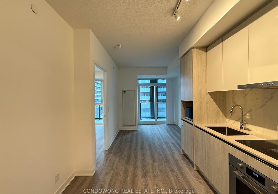 180-front-street-e-toronto-ontario-c12914016
