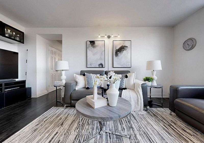 5-parkway-forest-drive-north-york-ontario-c12915256