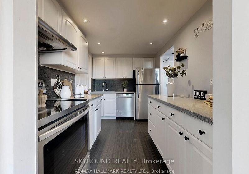 5-parkway-forest-drive-north-york-ontario-c12915256