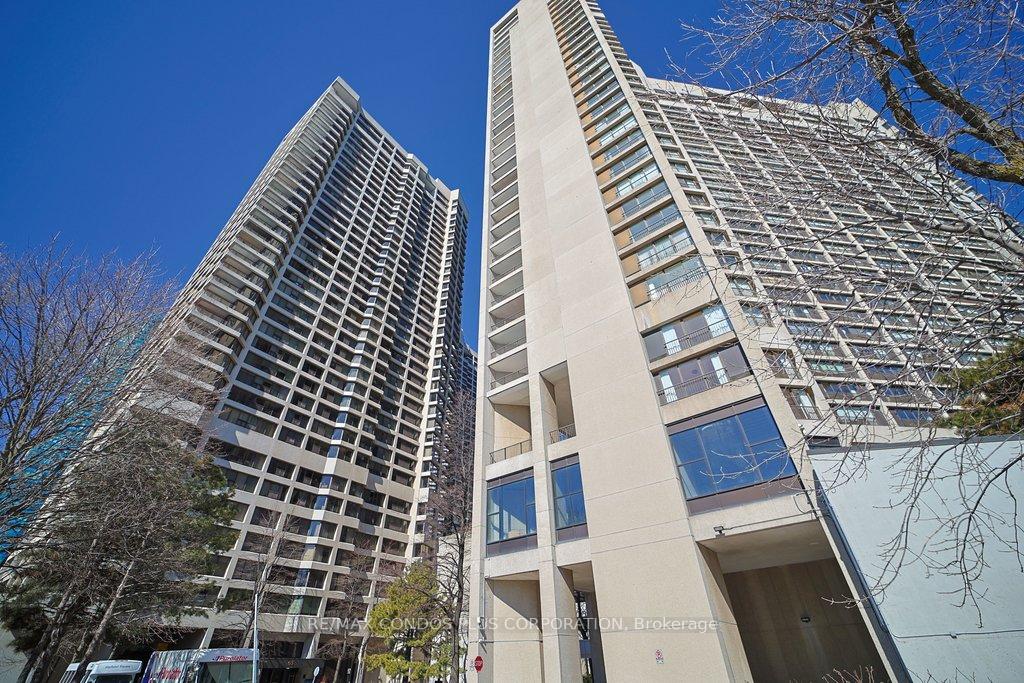 33-harbour-square-toronto-ontario-c12915378