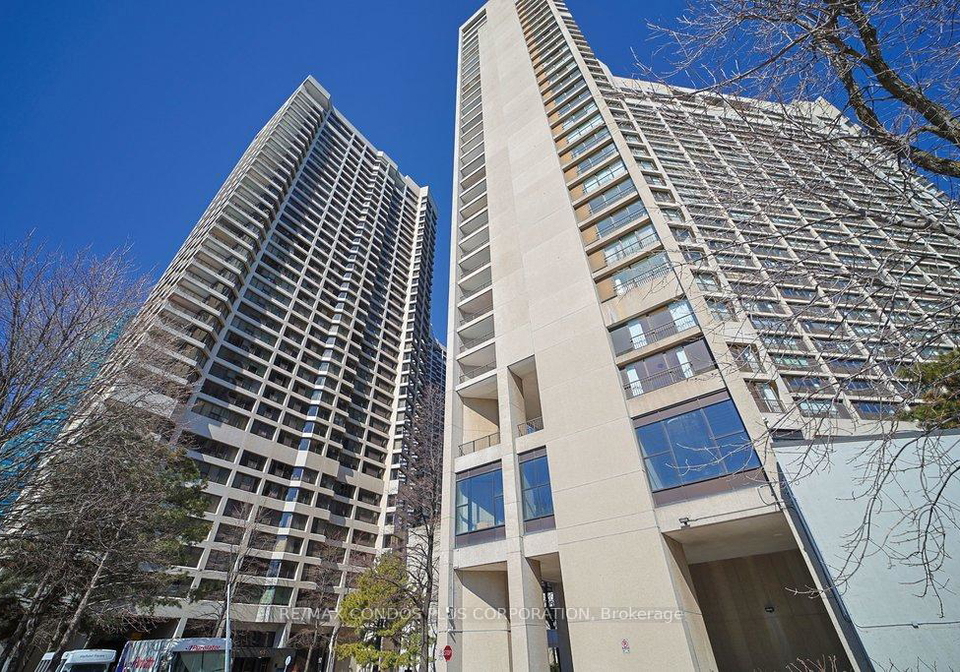 33-harbour-square-toronto-ontario-c12915378