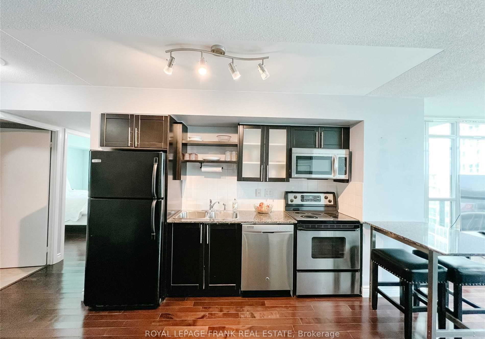 600-fleet-street-toronto-ontario-c12915414