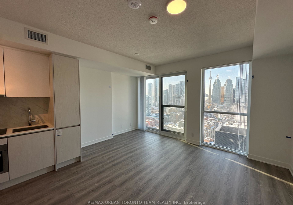 180-front-street-e-toronto-ontario-c12915684