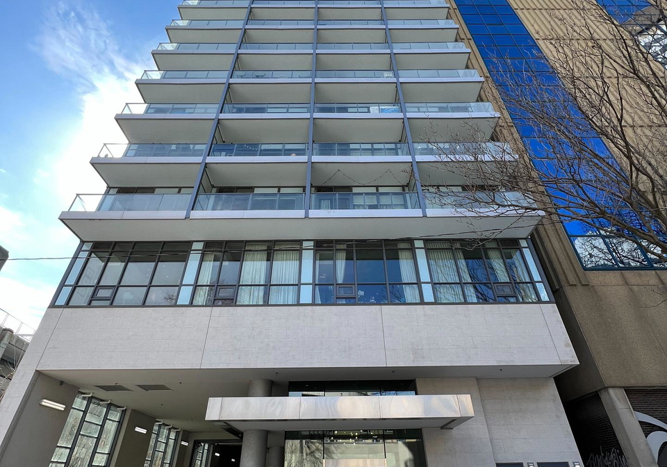 210-simcoe-street-toronto-ontario-c12915840