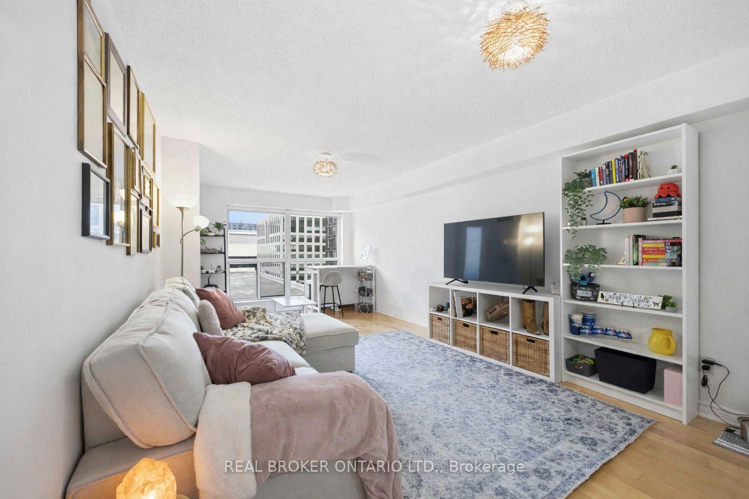 250-wellington-street-w-toronto-ontario-c12916122